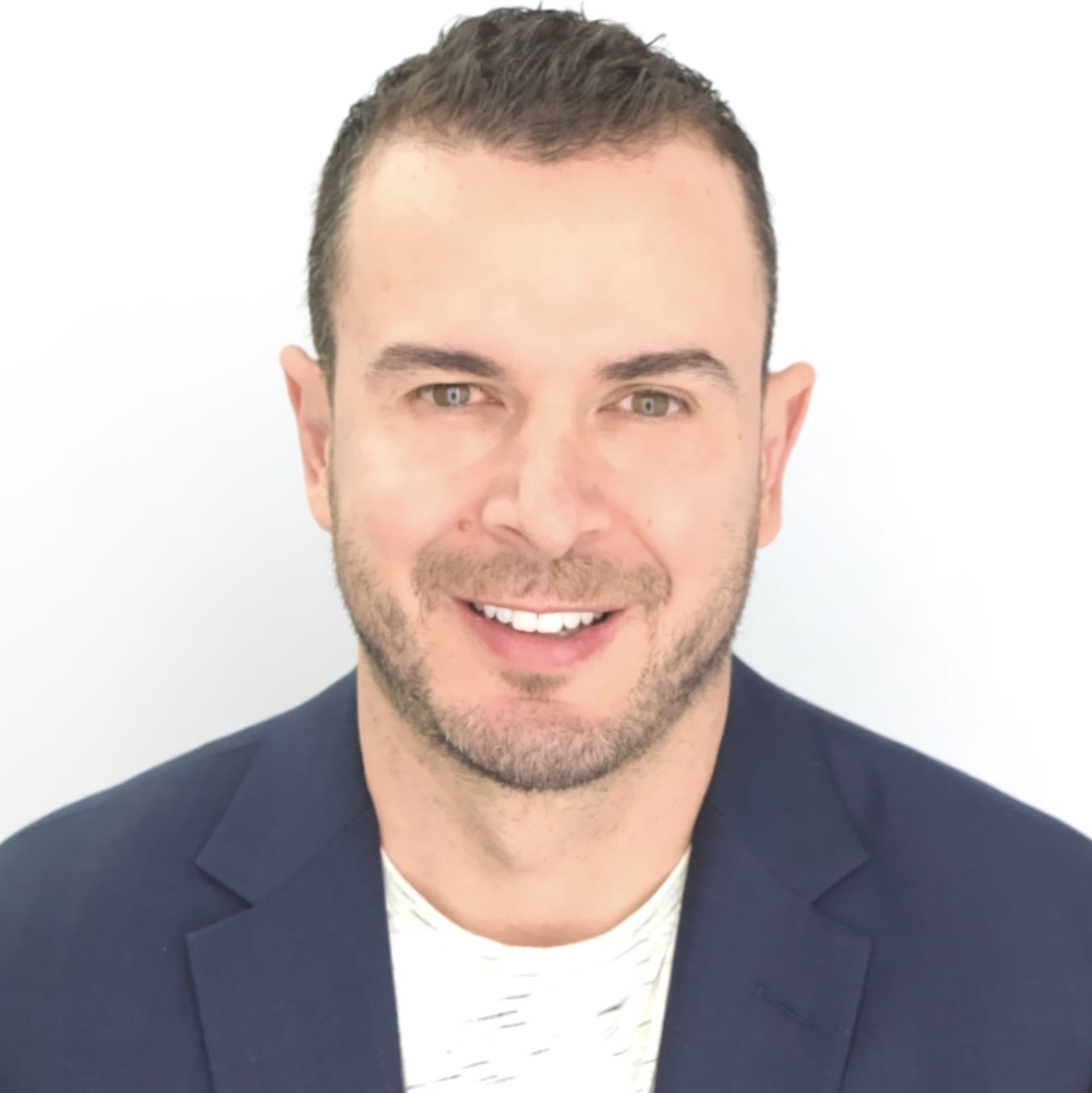 IAS ernennt Tony Marlow zum Chief Marketing Officer